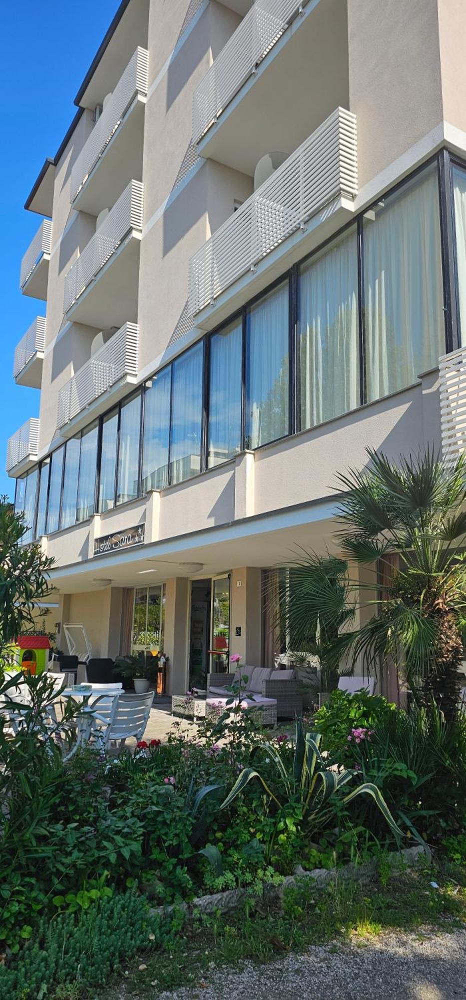 Hotel Sara Cesenatico Buitenkant foto