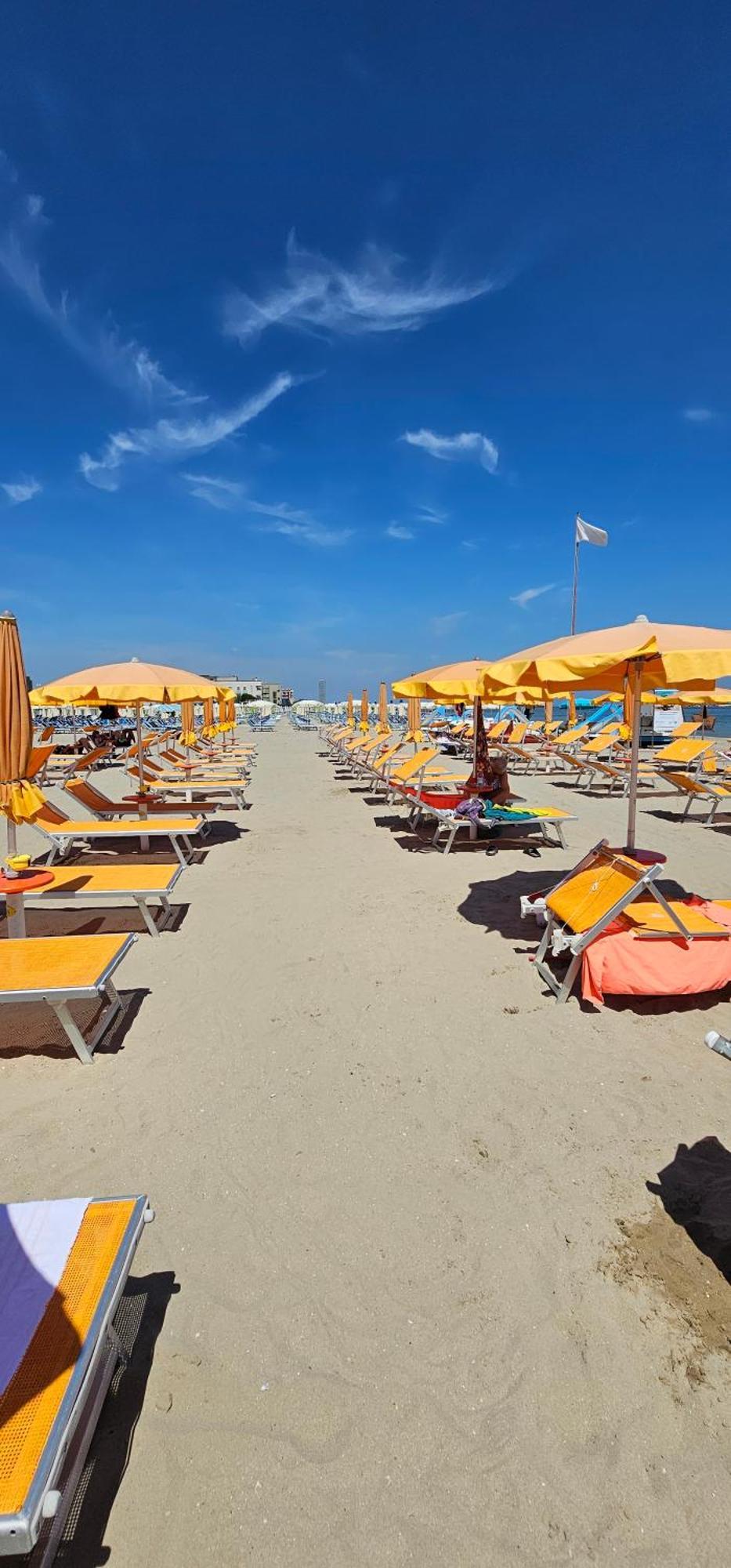 Hotel Sara Cesenatico Buitenkant foto