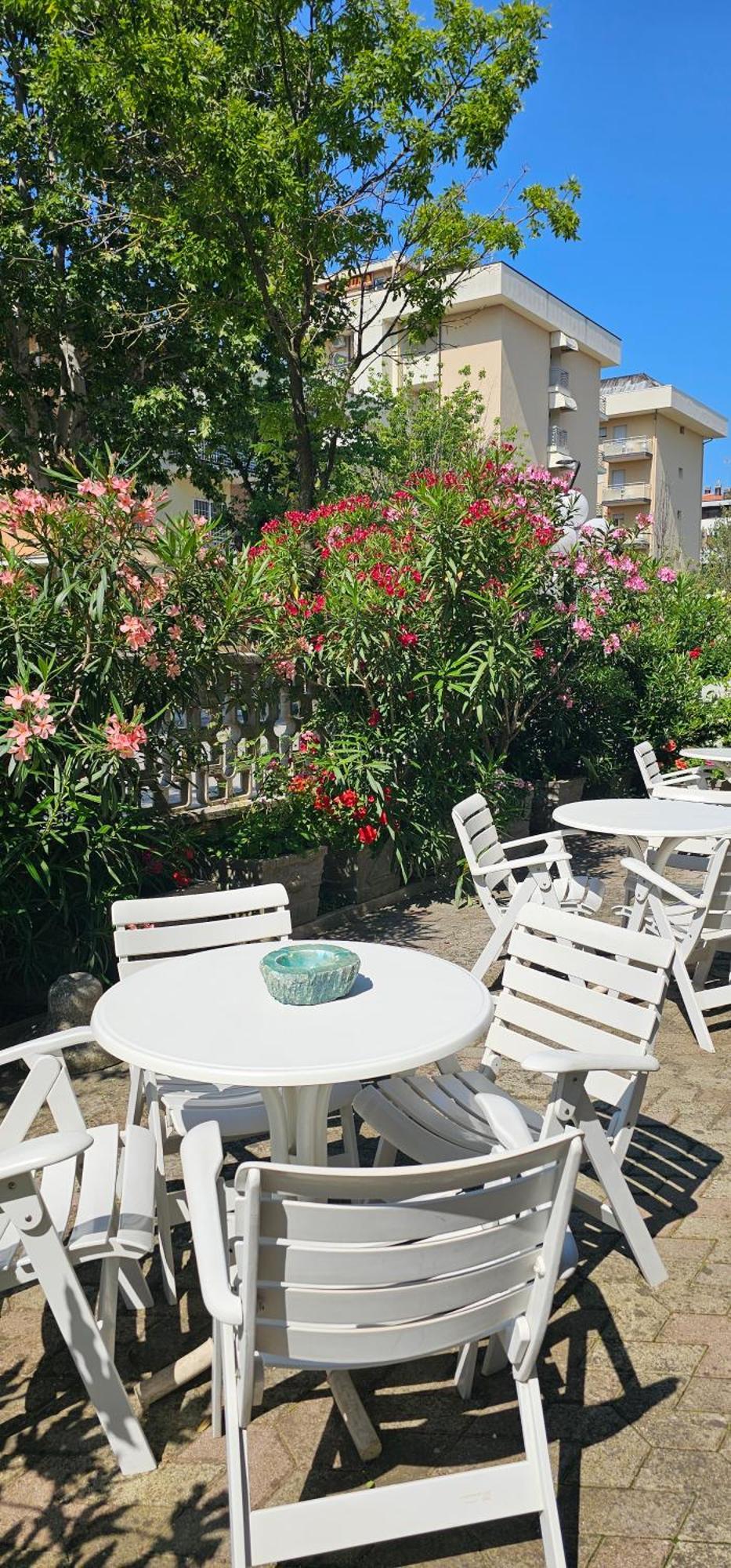 Hotel Sara Cesenatico Buitenkant foto