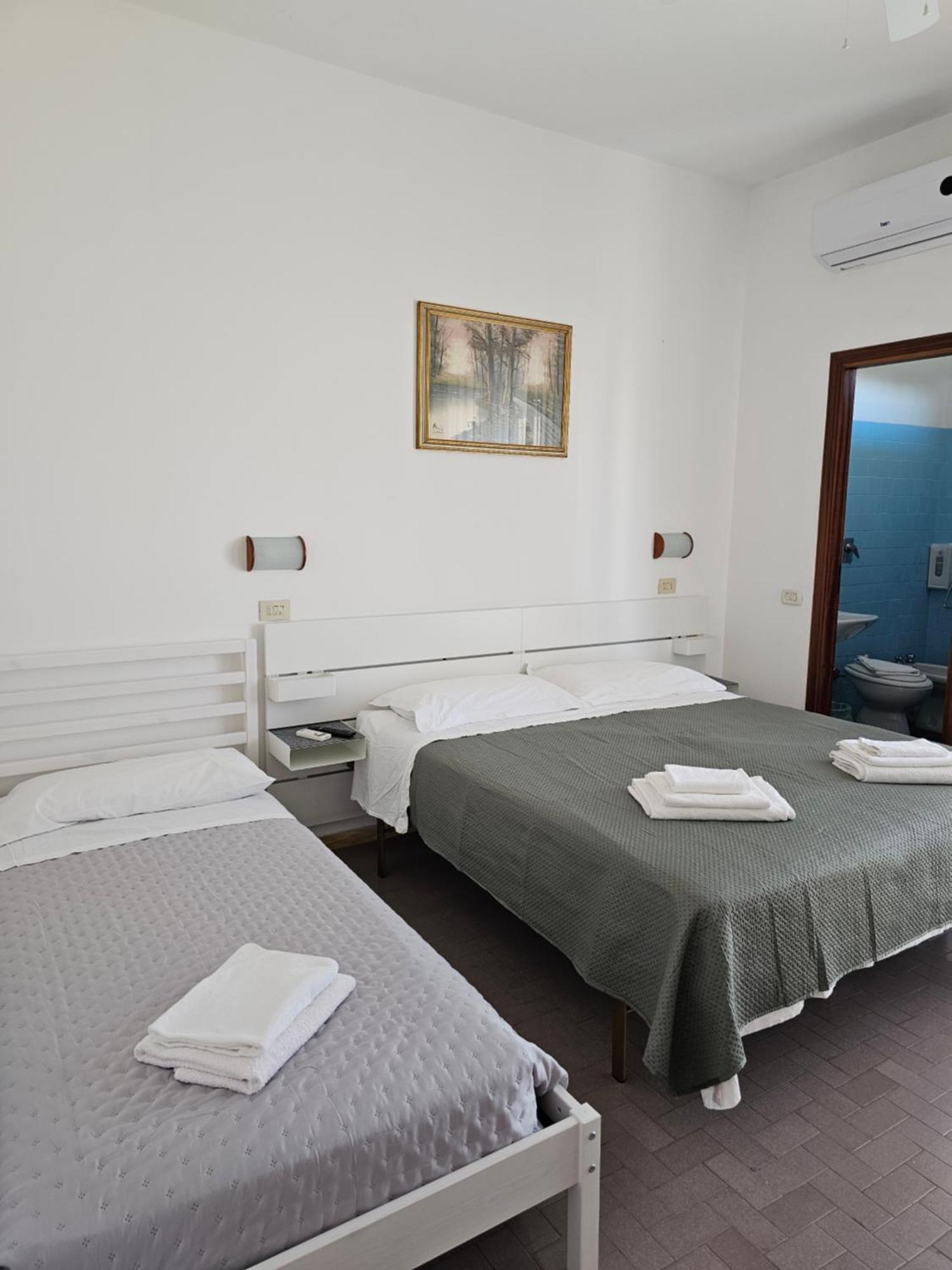 Hotel Sara Cesenatico Buitenkant foto