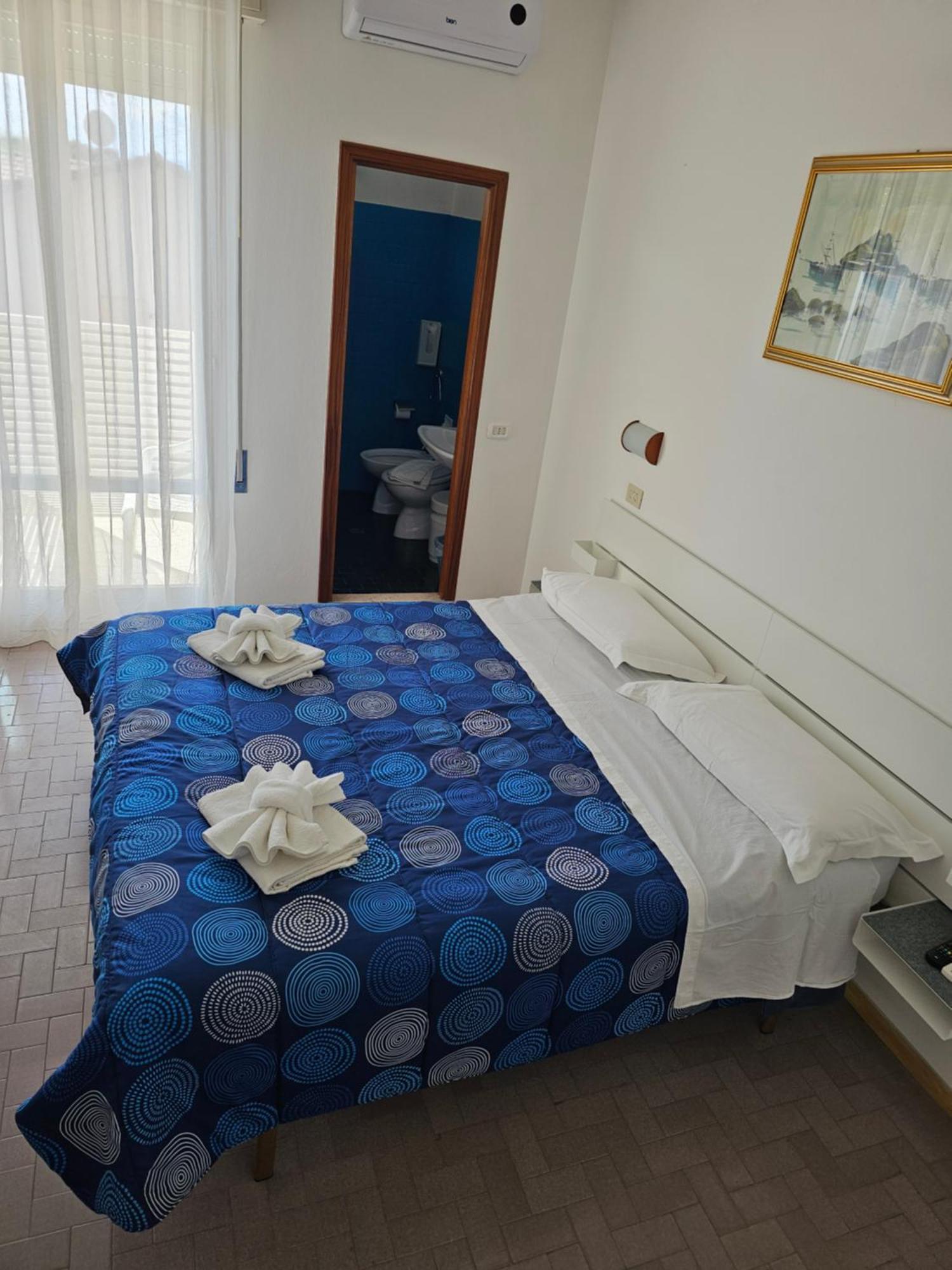 Hotel Sara Cesenatico Buitenkant foto