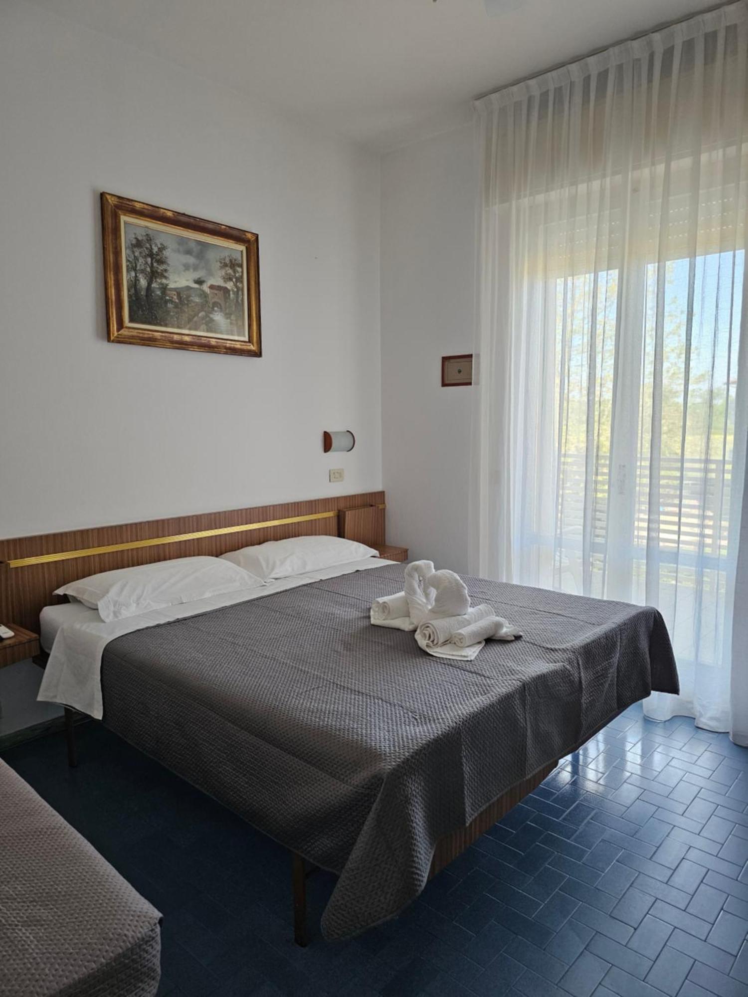 Hotel Sara Cesenatico Buitenkant foto