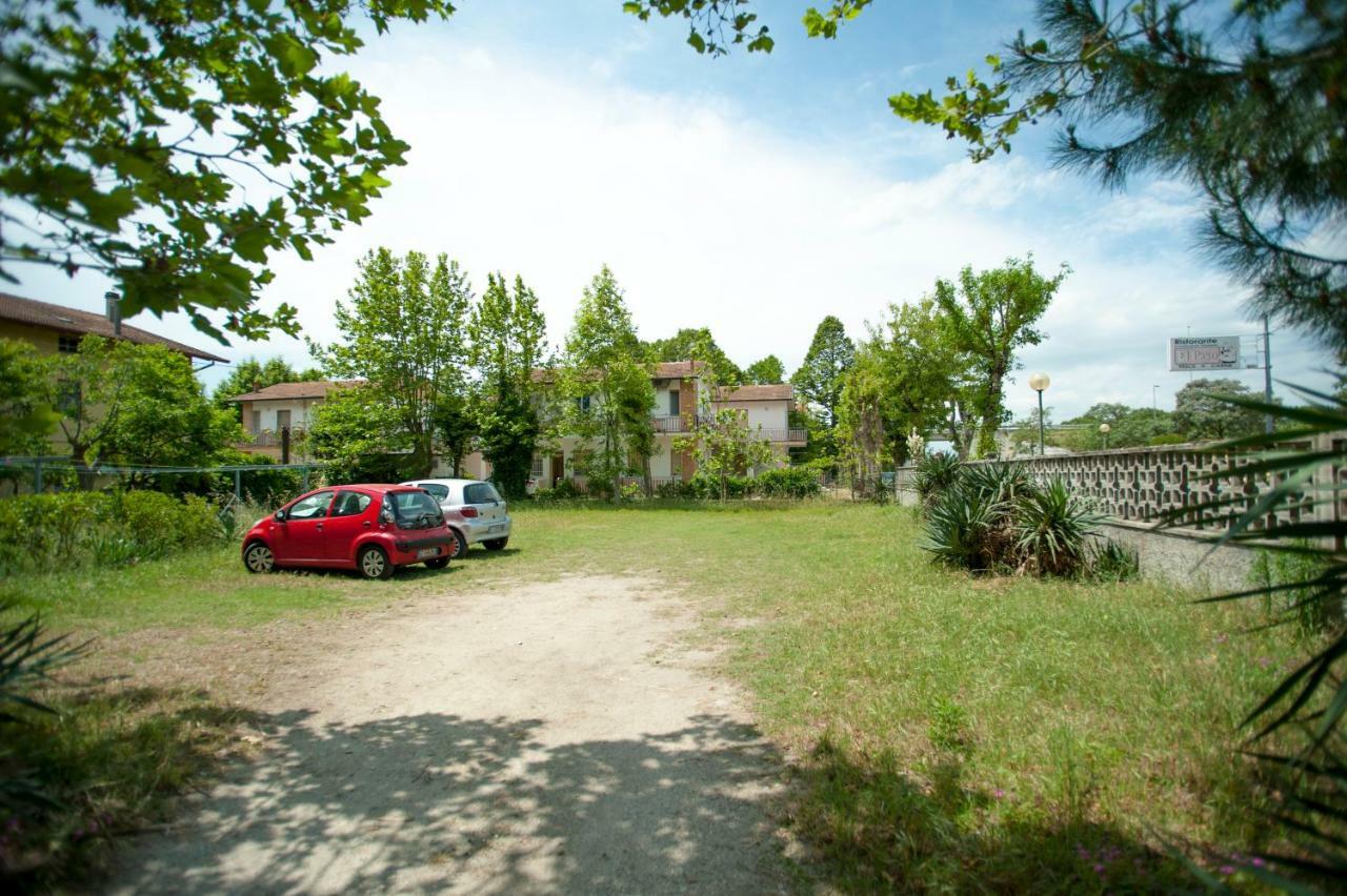 Hotel Sara Cesenatico Buitenkant foto