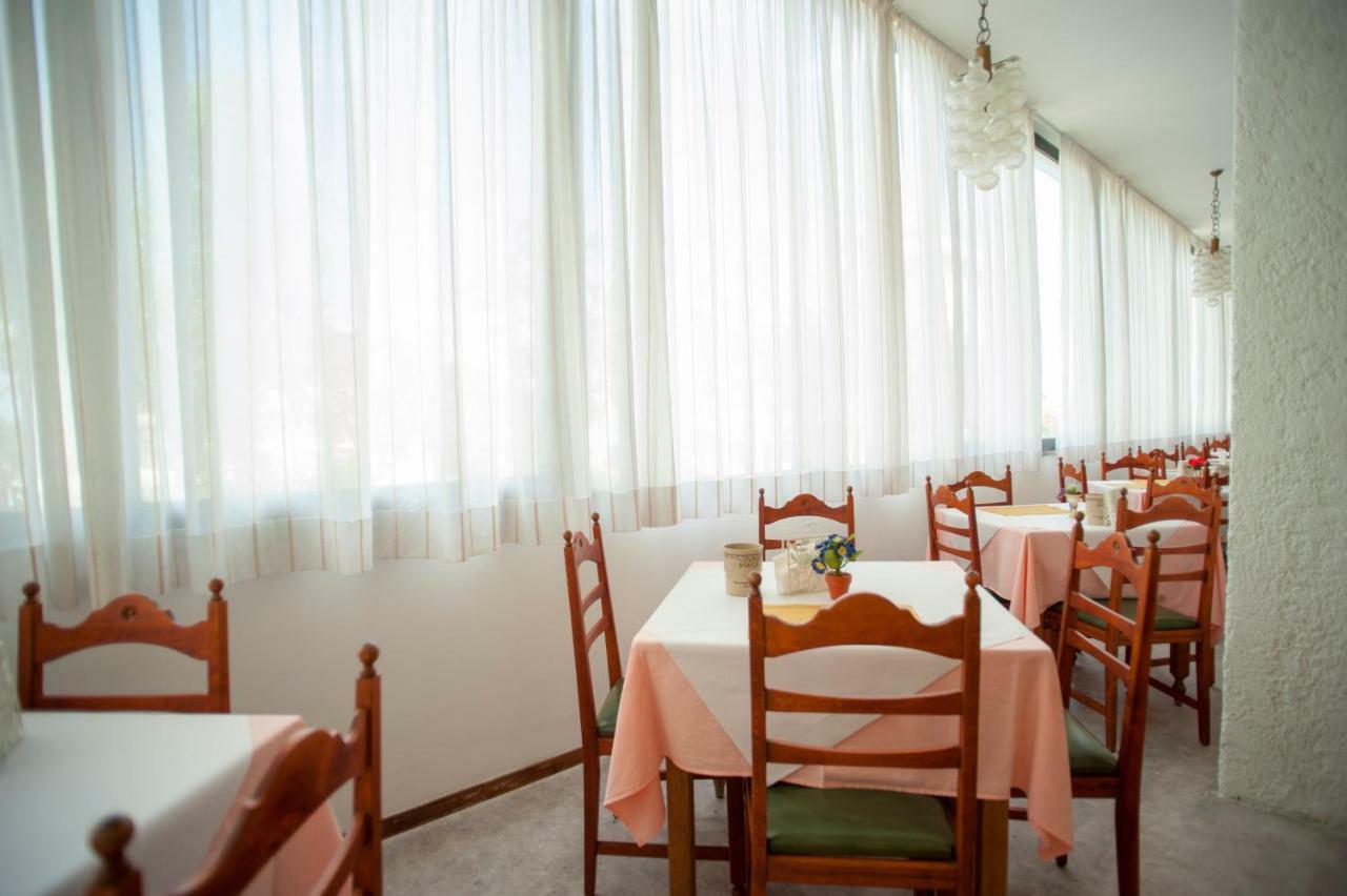 Hotel Sara Cesenatico Buitenkant foto