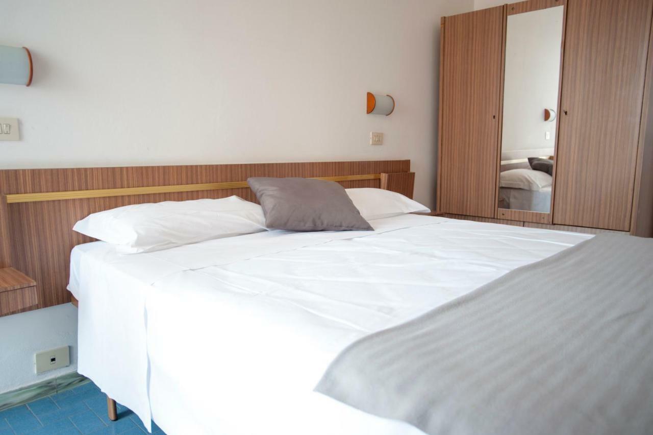 Hotel Sara Cesenatico Buitenkant foto