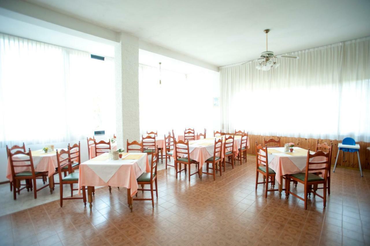 Hotel Sara Cesenatico Buitenkant foto